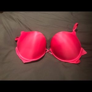Victoria’s Secret Miraculous Plunge 38C